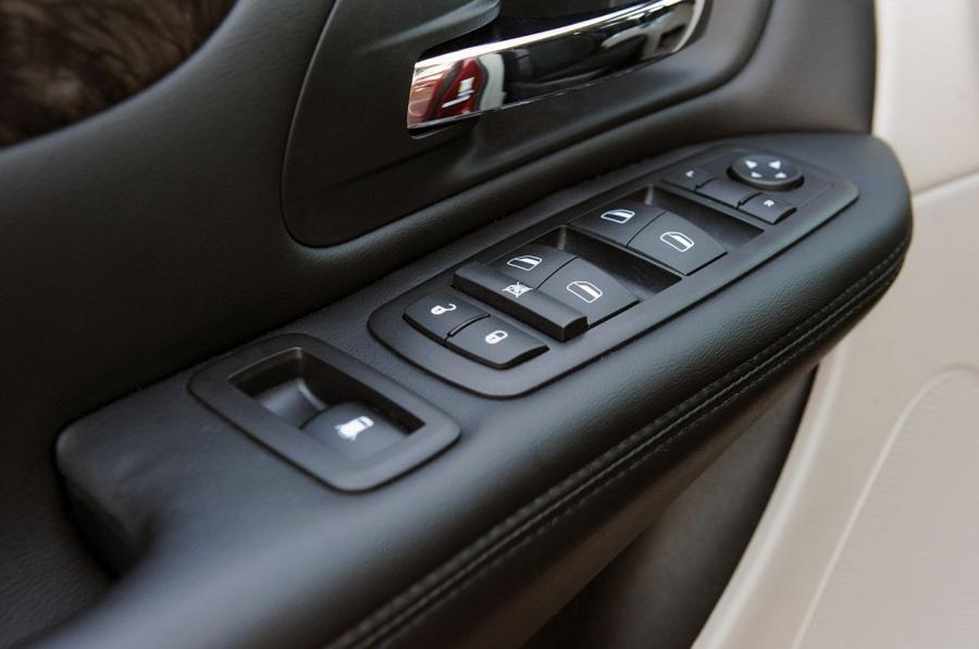  Dodge Grand Caravan 2011 года  (фото 17 из 83)